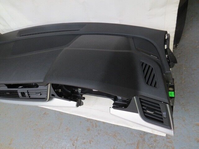 Audi Q5 GENUINE DASHBOARD IN BALCK 2020-ON 80C 857 001 B
