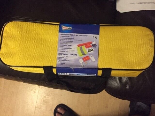 STREETWIZE EMERGENCY CAR KIT