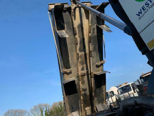 Mercedes-Benz Arocs 3240 8x4 Tipper