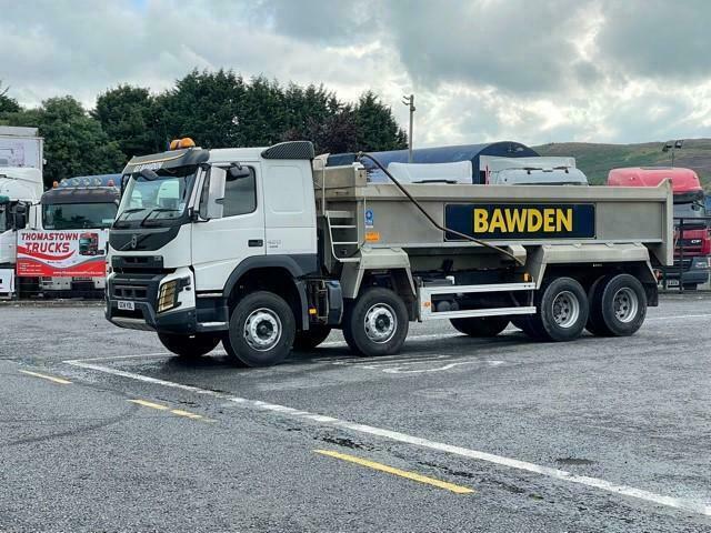 2014 VOLVO FM420 E6 S/CAB 8X4 TIPPER