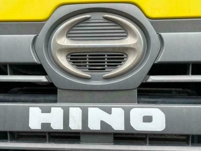 HINO 700 8X4 MIXER