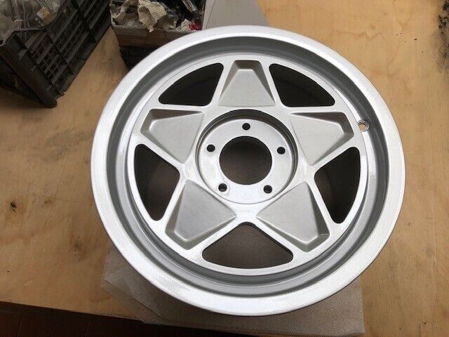 Rear wheel Ferrari Testarossa monodado