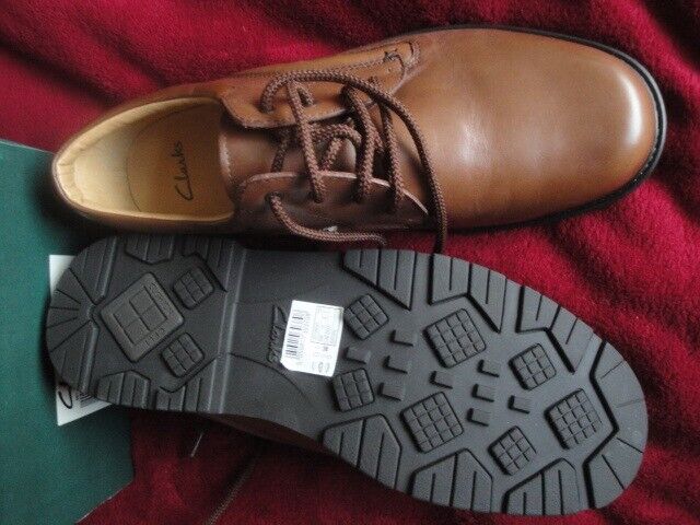 Clarks Mid Brown Line Deep Leather Uppers Lace-up Shoes. Size 10 (44.5) New / Unused. Ref  C429
