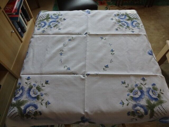 image for Embroidered square tablecloth with set of 4 matching napkins