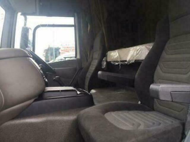 2011 DAF SPACECAB CF65-300 24.5FT CURTAINSIDE BODY
