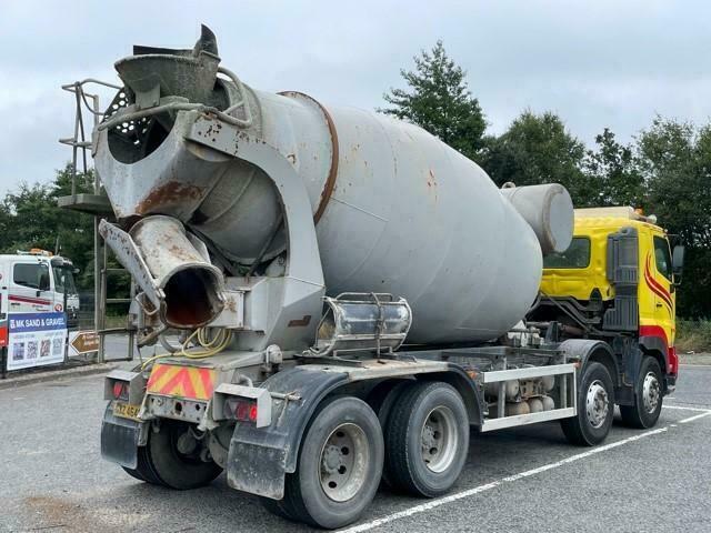 HINO 700 8X4 MIXER