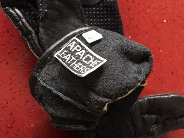 Motorcycle gloves black ladies small size from Apache Leathers good condition