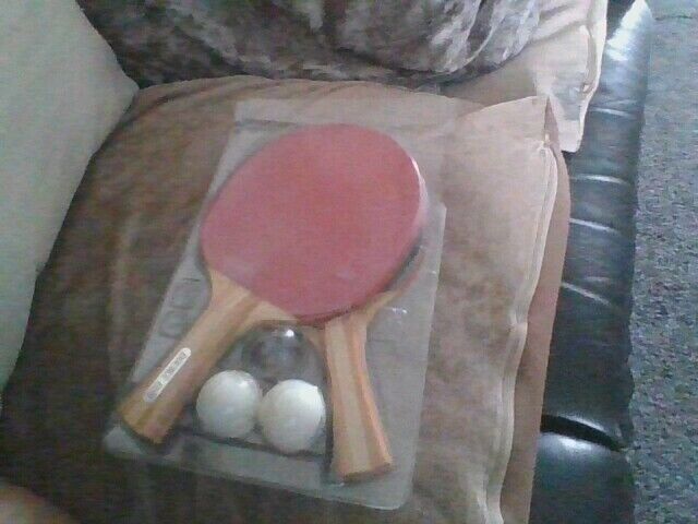 table tennis bats and balls 
