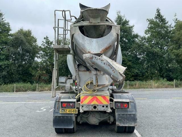 HINO 700 8X4 MIXER
