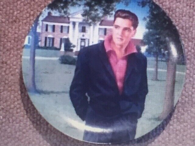 RARE: Elvis Plate Golden Boy **Graceland Memphis **MINT CONDITION & NUMBERED**
