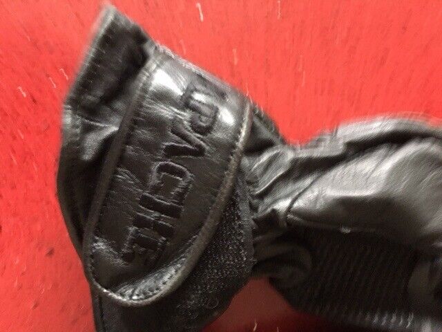 Motorcycle gloves black ladies small size from Apache Leathers good condition