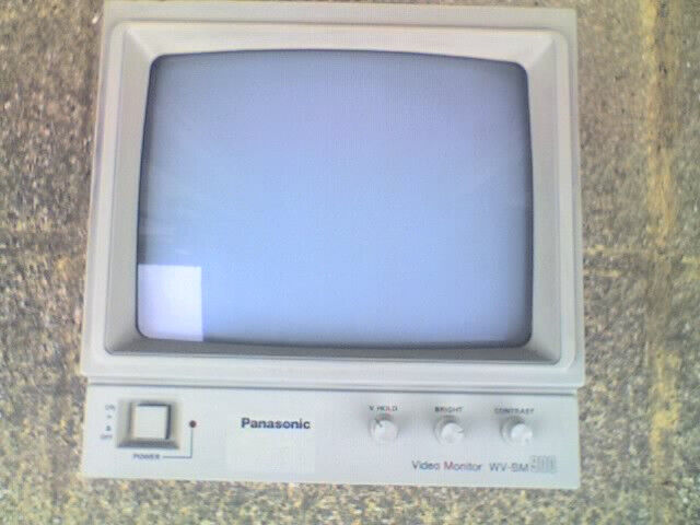 PANASONIC Model WV-BM BNC Input Black & White Video Monitor Mains / 12v -USED-B2