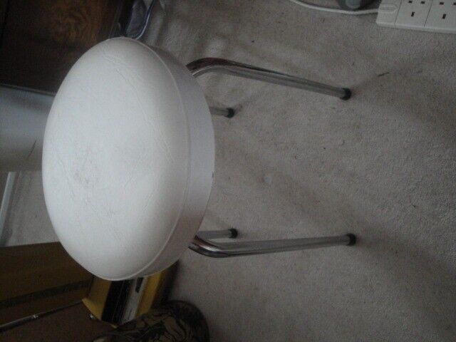 Stool with Chrome legs and White Padded Seat - Almost as new Ref L148