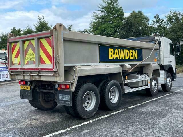 2014 VOLVO FM420 E6 S/CAB 8X4 TIPPER