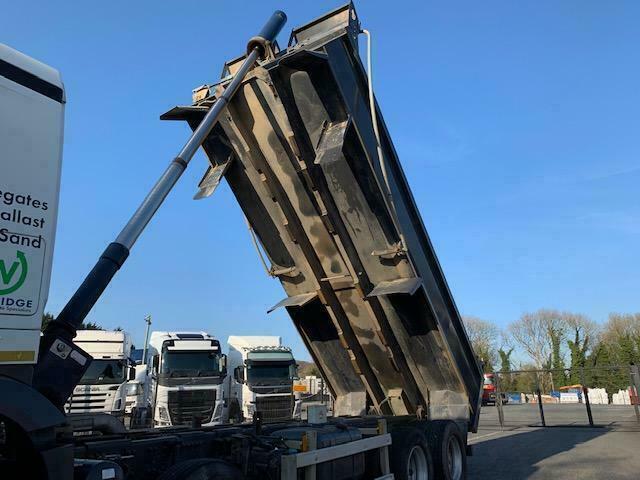 Mercedes-Benz Arocs 3240 8x4 Tipper