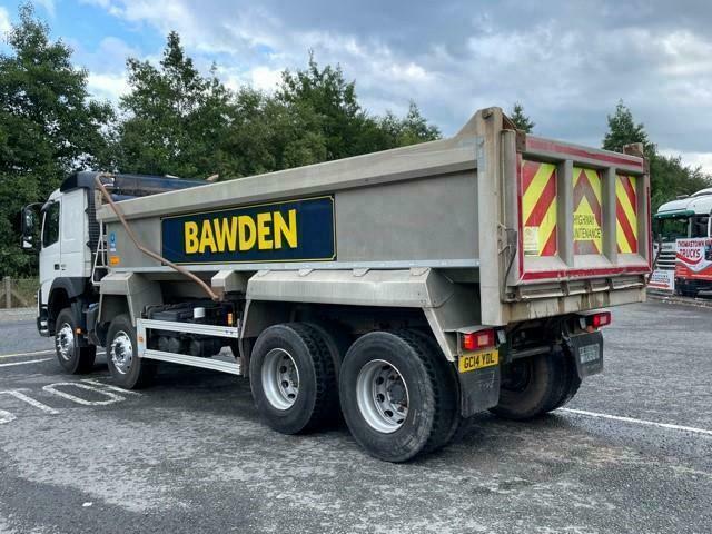 2014 VOLVO FM420 E6 S/CAB 8X4 TIPPER