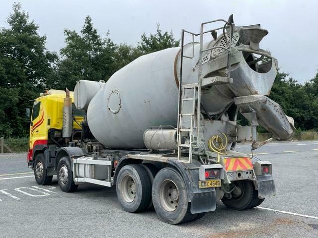 HINO 700 8X4 MIXER