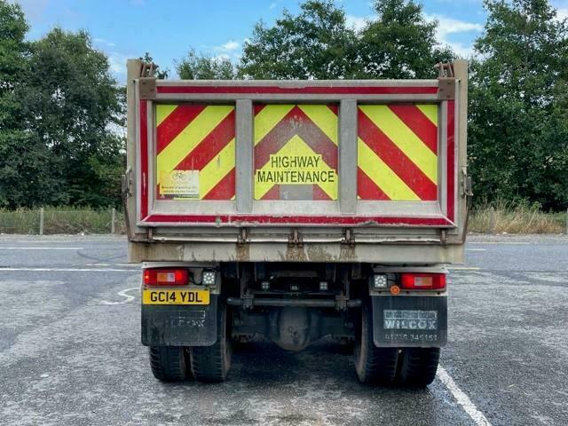 2014 VOLVO FM420 E6 S/CAB 8X4 TIPPER