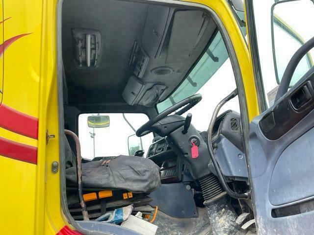 HINO 700 8X4 MIXER