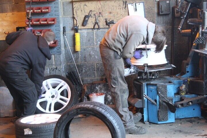 Good Part Worn Tyres 205/55/16, 195/65/15,225/40/18,215/235/245/255/35/45/50/60/17/19/20/295/21 Used