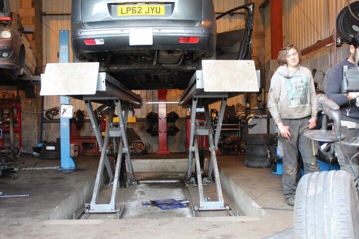 Good Part Worn Tyres 205/55/16, 195/65/15,225/40/18,215/235/245/255/35/45/50/60/17/19/20/295/21 Used