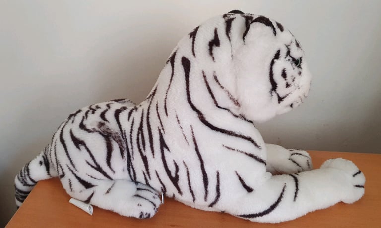 White 🐅 tiger.