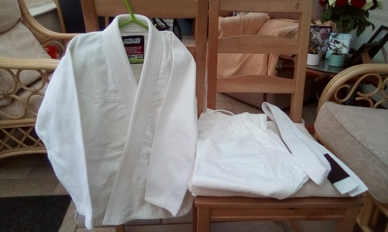 Jujitsu suit