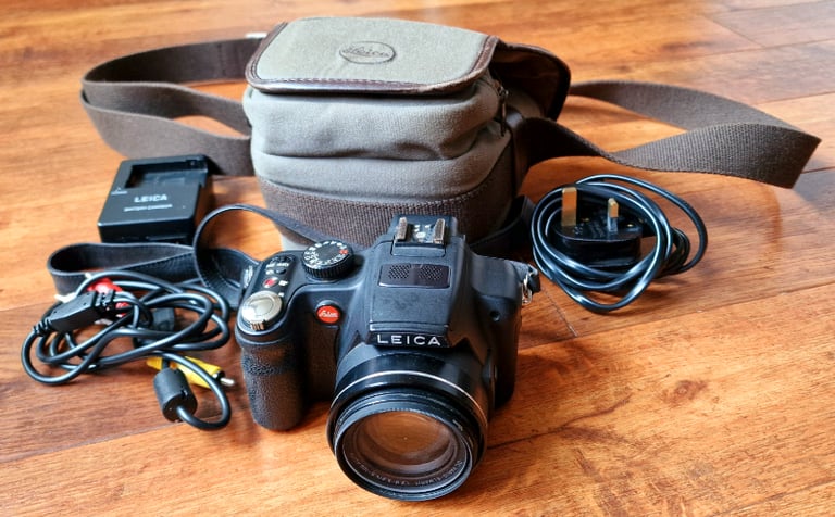 Leica V-Lux 2 Digital Camera