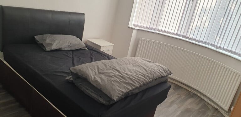 IMMEDIATE ROOMS AVALIABLE - MOVE IN TODAY