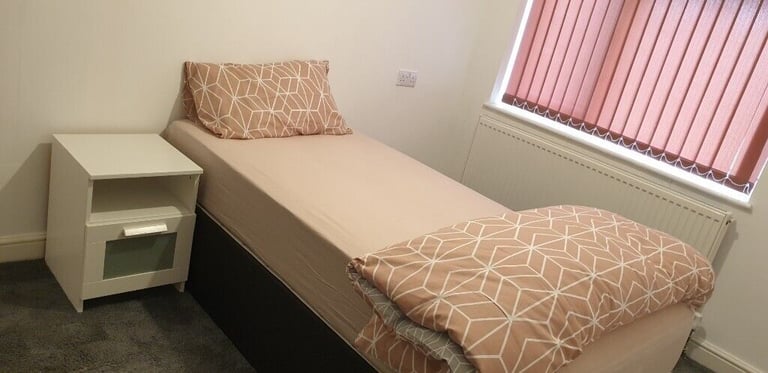 ROOMS AVALIABLE TODAY! **DSS ACCEPTED** **Uplands Road** 