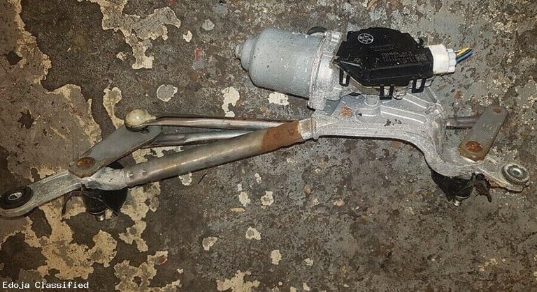 Toyota Yaris 1.4 Wiper Motor And Linkage 2009