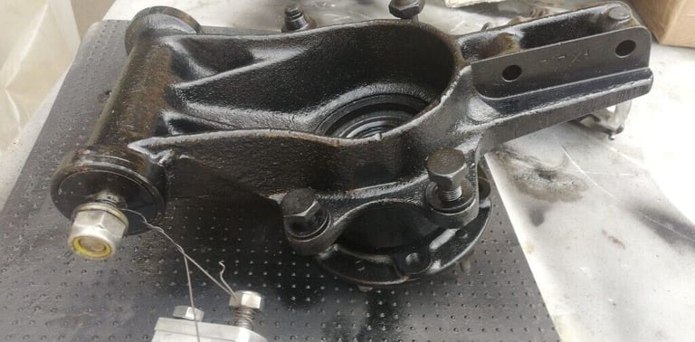 Lamborghini Urraco Rh Rear hub and hub housing