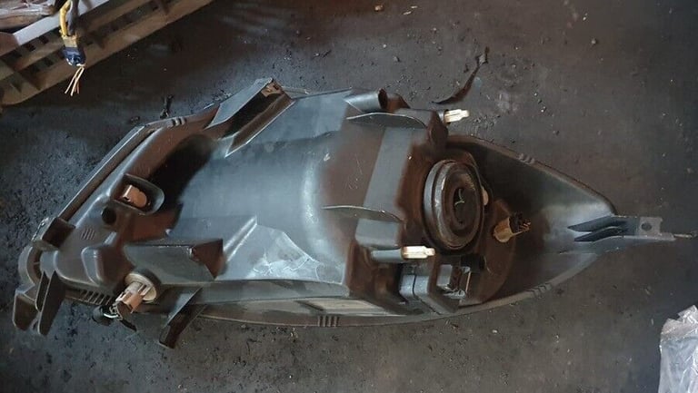Nissan Note Left Side Headlight 2003