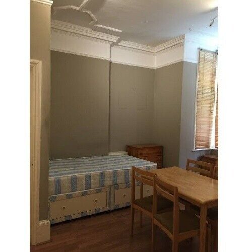 Studio To Rent Chiswick High Road, Chiswck, London W4 2LT
