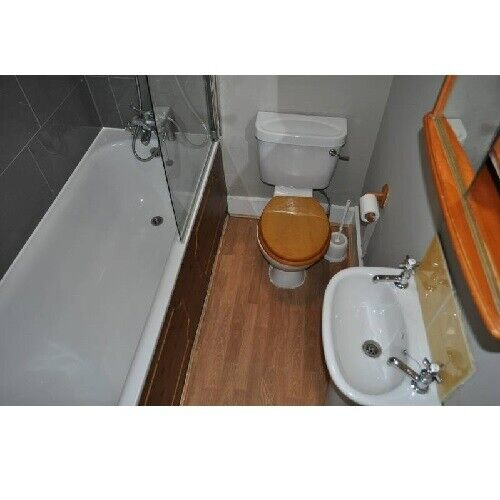 Studio To Rent Chiswick High Road, Chiswck, London W4 2LT