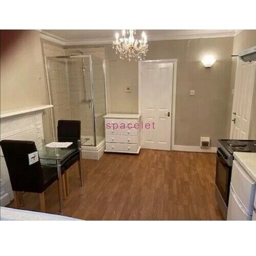 *Move In Quick* Semi-Studio To Rent Glazbury Road, West Kensington W14 9AS.
