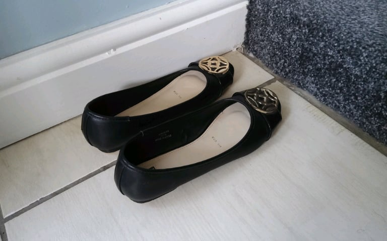 Women's Shoes Size 6