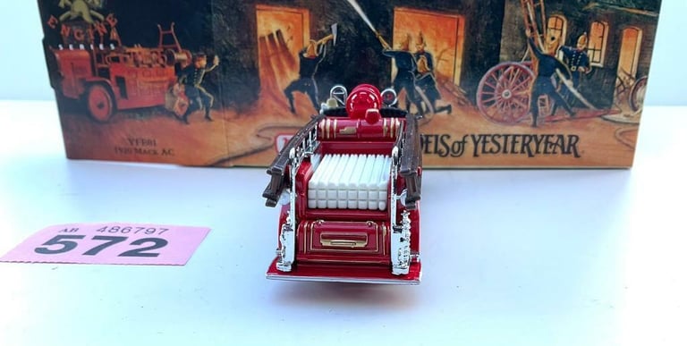Matchbox yesteryear YFE-01 1920 Mack AC Fire Engine