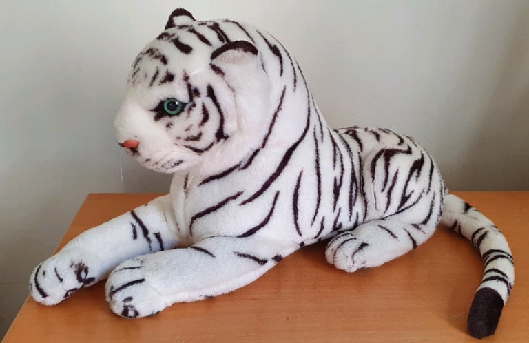 White 🐅 tiger.