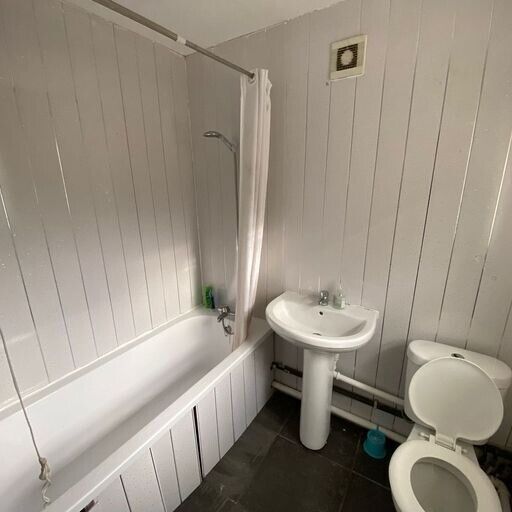 Comfortable & spacious rooms are available at B1 3PA! Universal Credit, DSS, JSA applicants apply