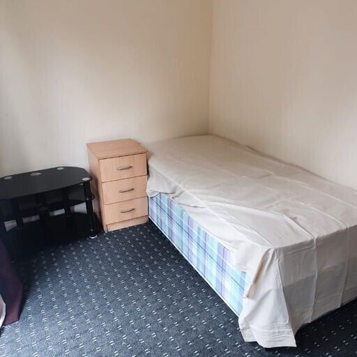 Supported Emergency Housing in B36 8SA, Birmingham! Benefits such as UNIVERSAL CREDIT accepted