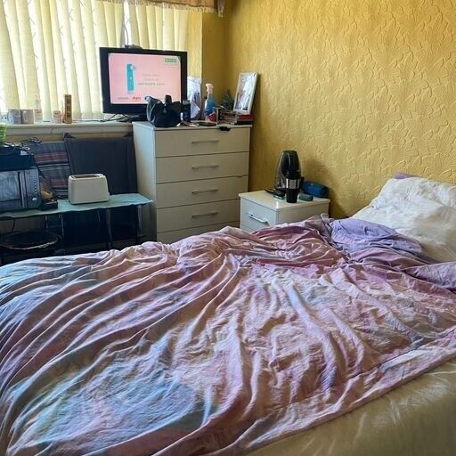 Lismore Drive offers TEMPORARY houses in Birmingham! Rooms 2,3 & 4 are free.