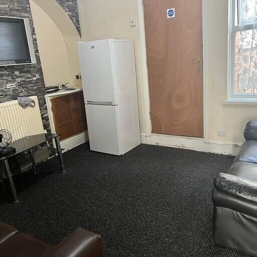 Warm & cozy RENT-FREE housing available in B81DT, Birmingham! All 4 rooms available.