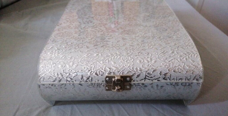 Vintage bracelets + presentation storage box