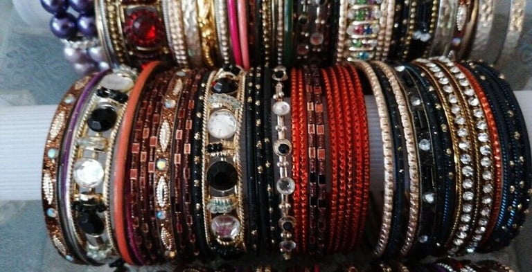 Vintage bracelets + presentation storage box