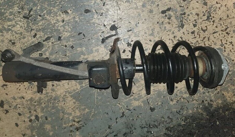 Mercedes B180 Left Side Front Leg Shock Absorber 2009