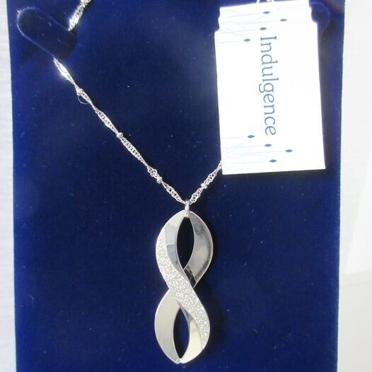 image for Pendant Necklace BRAND NEW