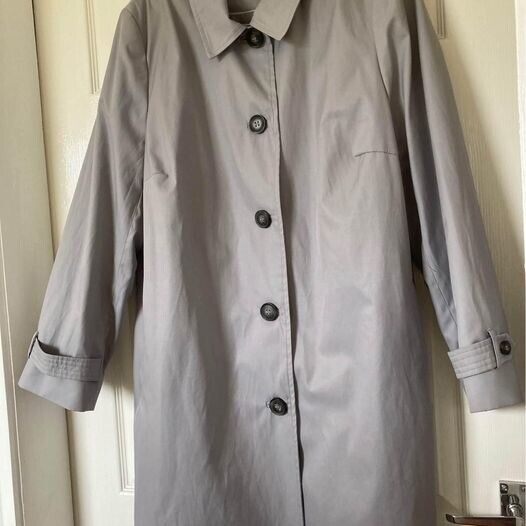 New and unworn grey ladies coat 