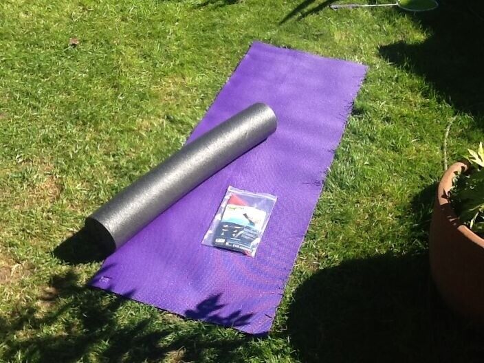 Gaiam pilates mat foam roller and small pneumatic ball