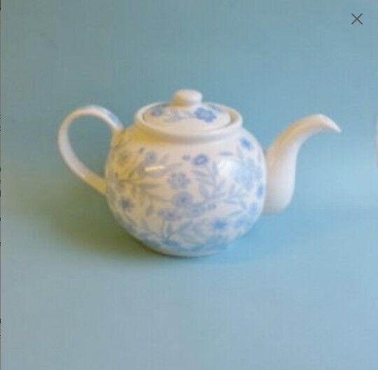 LARGE PORCELAIN TEAPOT - Light Blue Leafy Floral Pattern - 6 Cups - Dishwasher & Microwave Safe